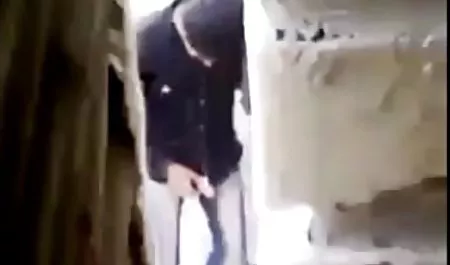 با فیلم سکسی عربی خانگی صدای تلپ افتادن از پنجره در مقابل BF او