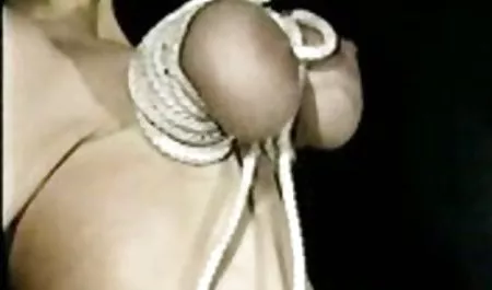 من لباس جدید زنان می خواهند به زنجیره زن عرب سکسی ای برده